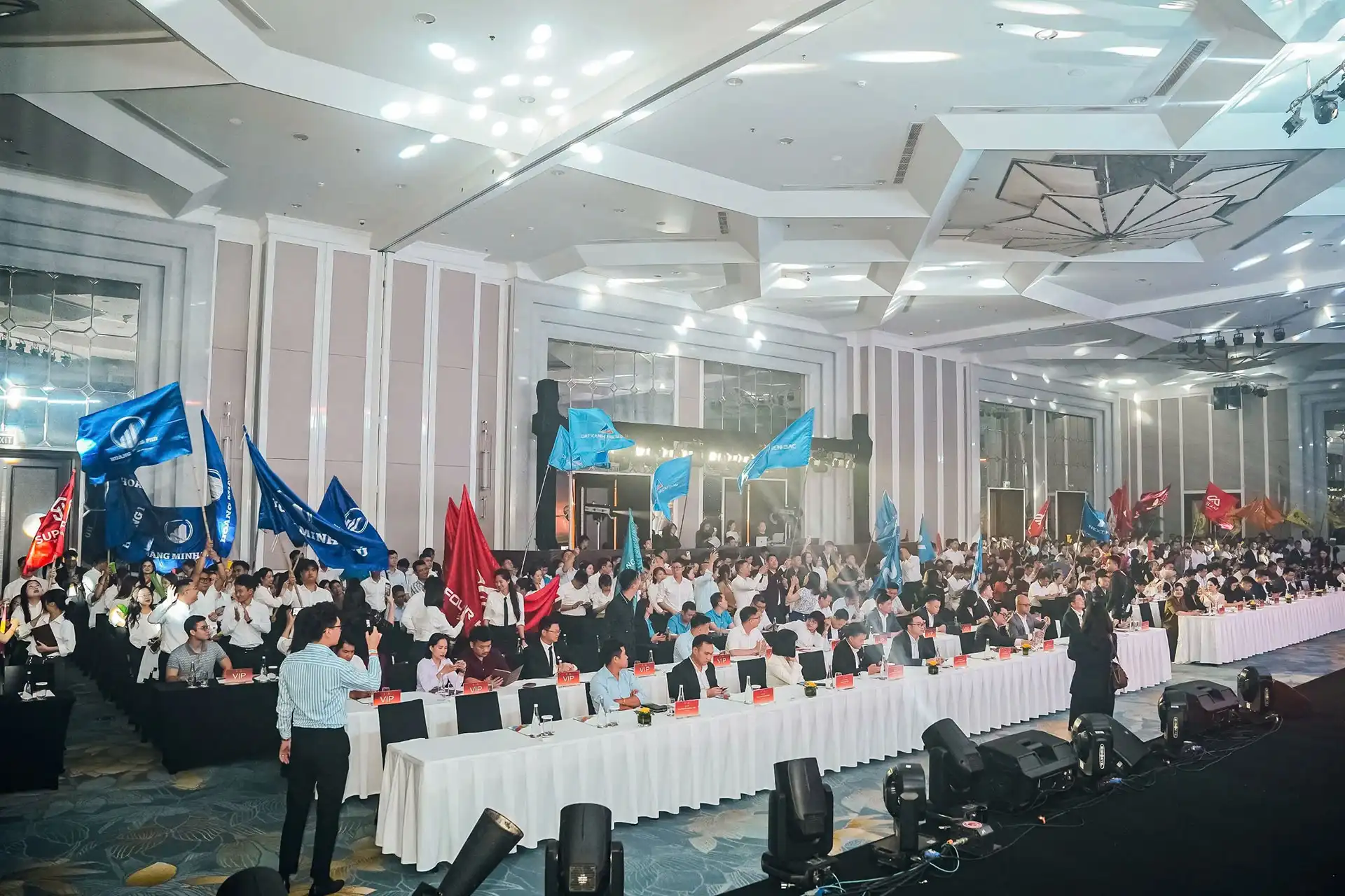 500 chiến binh kinh doanh bùng nổ tại sự kiện kick-off Hanoi Oriental